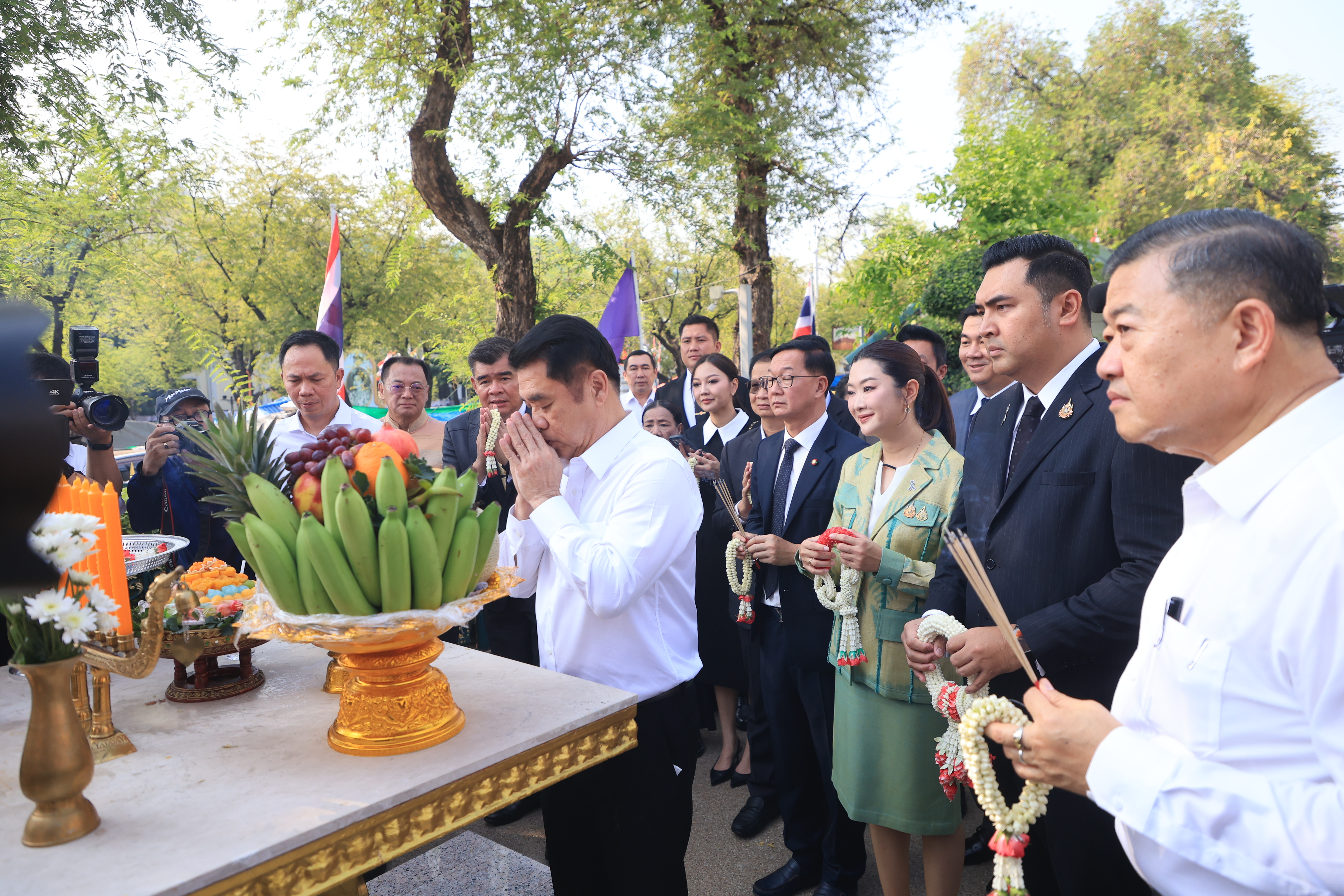 title - คณะผู้บริหาร ส.ป.ก. ร่วมพิธีสักการะสิ่งศักดิ์สิทธิ์ประจำกระทรวงเกษตรและสหกรณ์ ในโอกาสเข้ารับตำแหน่งของรัฐมนตรีว่าการกระทรวงเกษตรและสหกรณ์ และรัฐมนตรีช่วยว่าการกระทรวงเกษตรและสหกรณ์ 